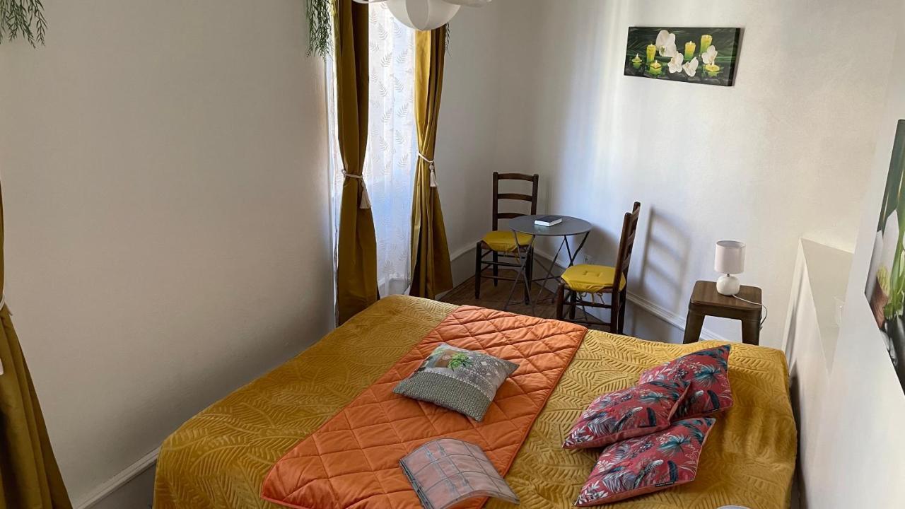 Bed and Breakfast Chez Tifille Эстен Экстерьер фото