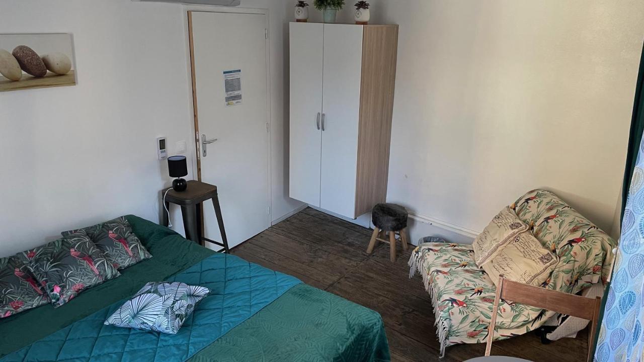 Bed and Breakfast Chez Tifille Эстен Экстерьер фото